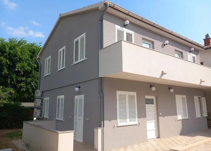 Apartments Crnekovic IX