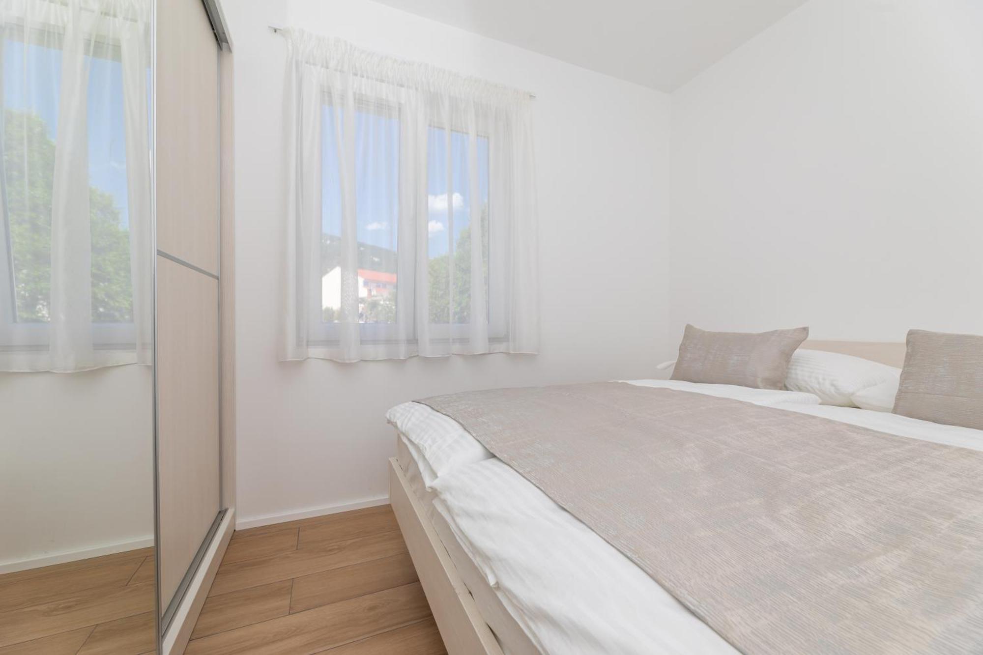 Crnekovic Ix Apartment
