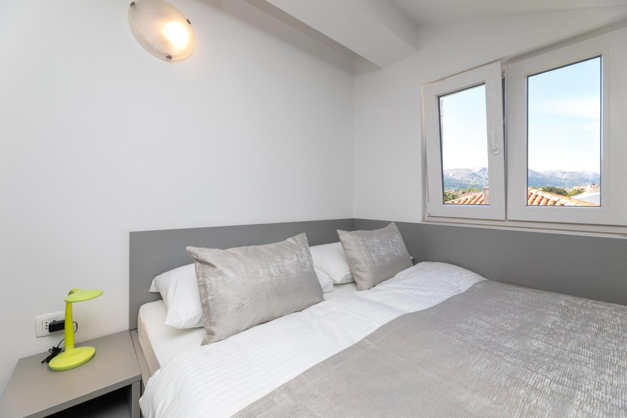 Apartment Crnekovic Ix