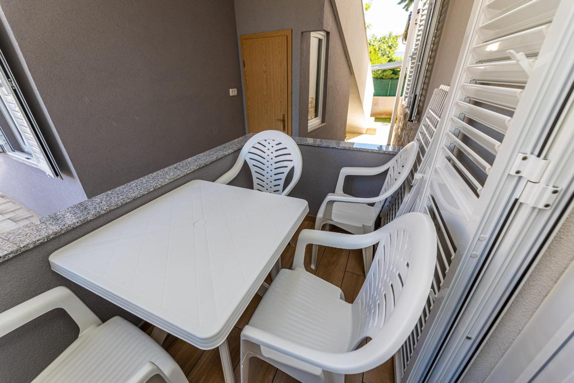 Apartment Crnekovic Ix